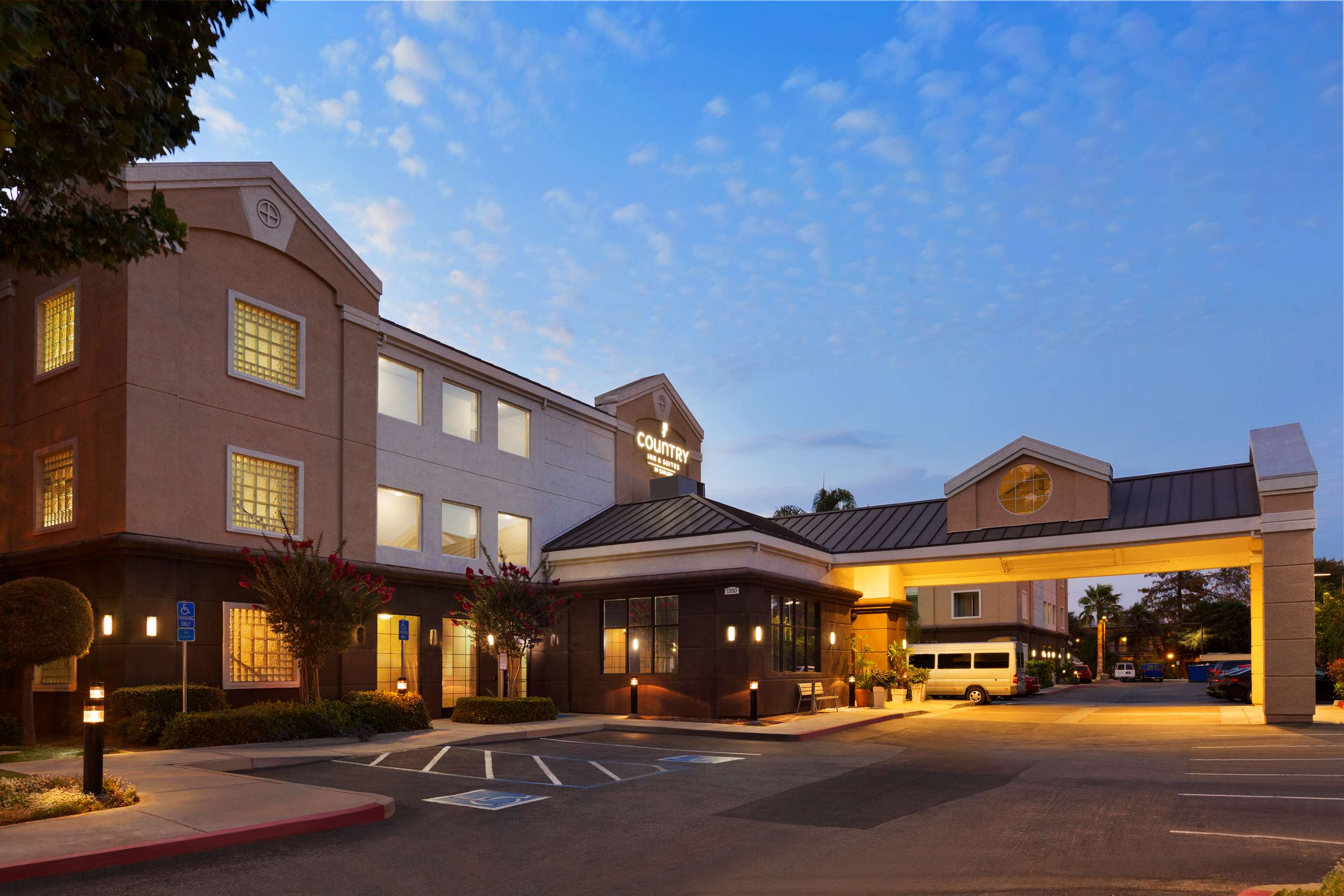 Book a Hotel in San José, CA | Country Inn San Jose International Airport,  CA